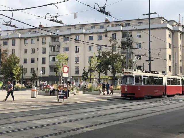 Floridsdorf'ta Tramvay ile Kamyon Çarpıştı: 2 Yaralı